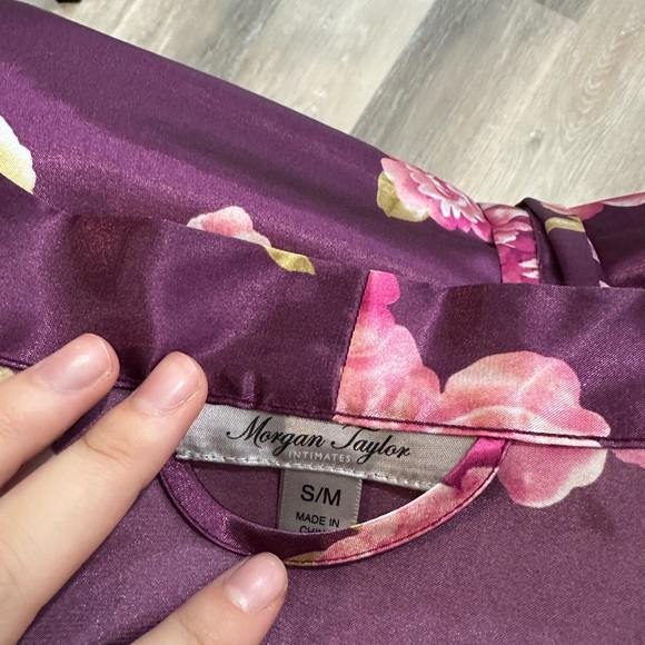 Morgan Taylor Robe - Picture 6 of 6